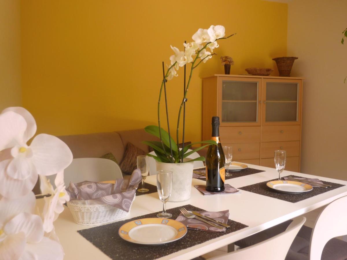 Ferienwohnung Gallo Mit Ueberdachter Terrasse Parkplatz 100 Mtr Z Strand Cannobio Buitenkant foto